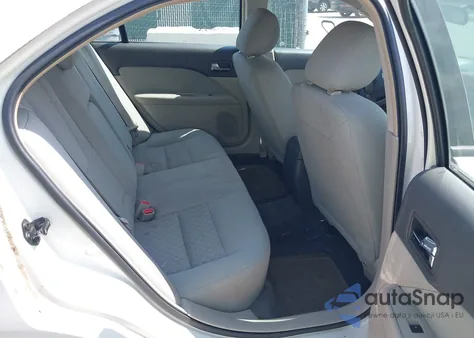 2011 Ford Fusion S z USA, uszkodzony, nr VIN 3FAHP0GA2BR333158